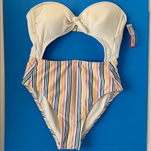 Strapless women’s bathing suit size Lg